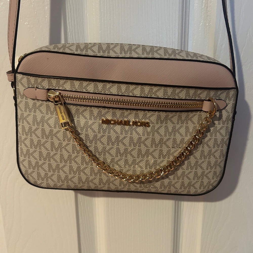Michael Kors Cream and Pink Crossbody Bag with Elegant Design Gold Zipper